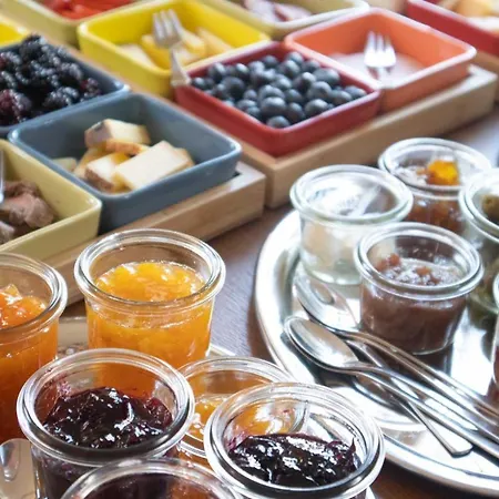 Villaflora Gaestehaus *