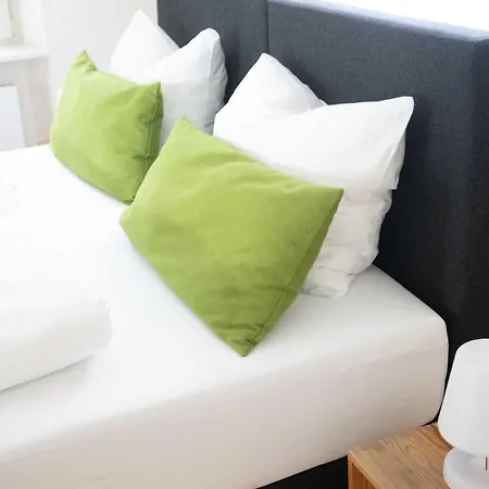 Villaflora Gaestehaus *