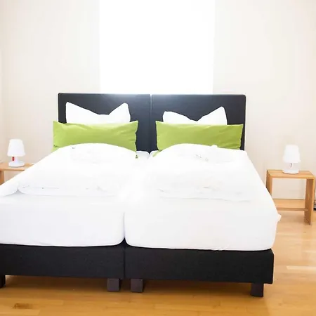 Villaflora Gaestehaus Pensión *